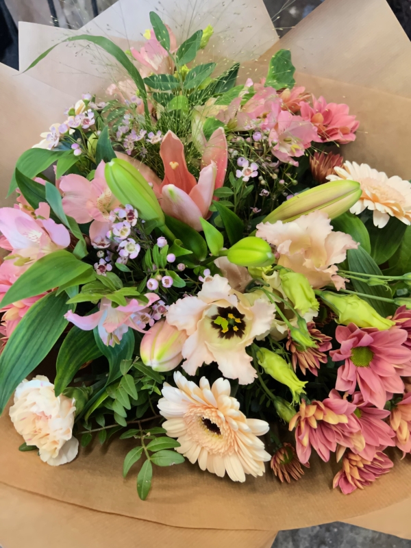 Peachy Pastel Handtied