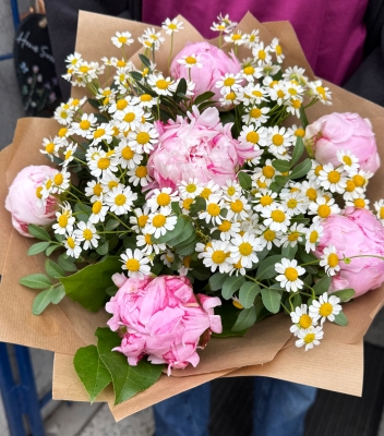 Sarah B Peony Bunch