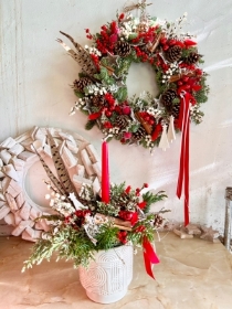 Very Berry Wreath & Candle Centrepiece Set